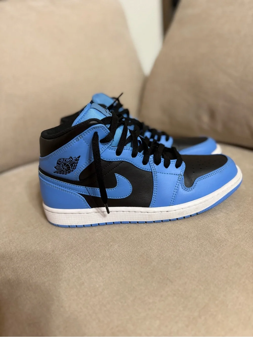 Air Jordan 1 MID University Blue Black (Men’s)
